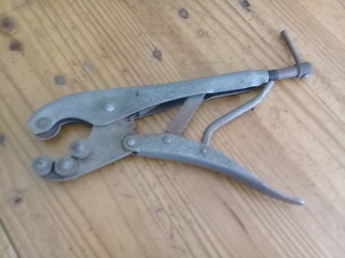 Vintage Vice Grip ( Peterson) Mole, pipe cutter. Very good condition. Still working perfectly.