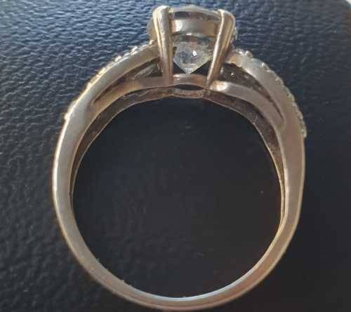 925. Silver Vintage Ring with beautiful stones, very good condition