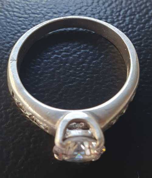 925. Silver Ring with beautiful stones, Very good condition. Vintage!!