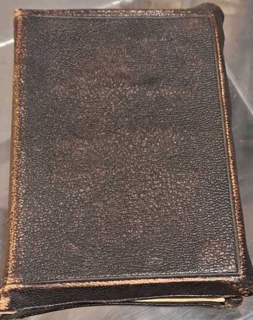 Small 20cm x 15 cm / 1909 Staten Generaal Bijbel with leather cover.