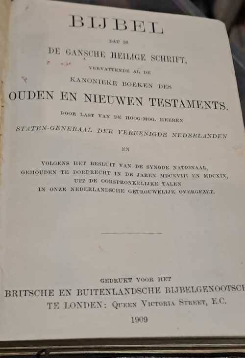 Small 20cm x 15 cm / 1909 Staten Generaal Bijbel with leather cover.