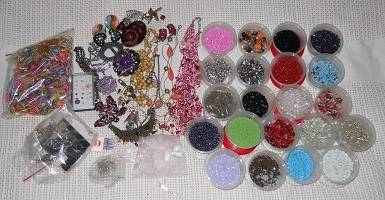 Assortment of Beads - Old Jewellery and Odds and ends (Lucky Dip!!)