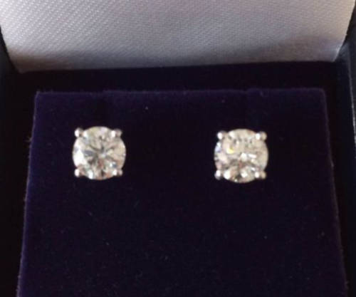 1 ct colour d si1 certified diamond earrings