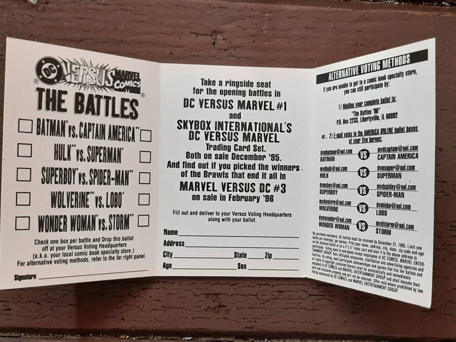 Marvel vs. DC foldable main card