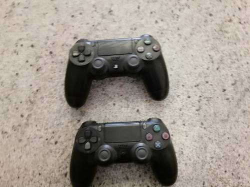 Ps4 500GB 2 Controllers 4 games