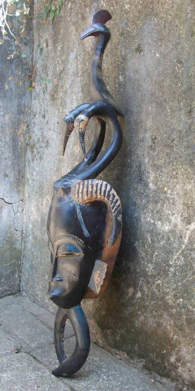 Very large (87cm long) ornately carved African Mask - An Artwork!