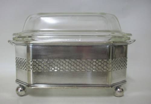 Glass Serving Bowl with Lid in Silver plated holder - Beautiful for your table! 23x14cm