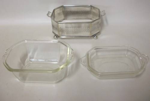 Glass Serving Bowl with Lid in Silver plated holder - Beautiful for your table! 23x14cm