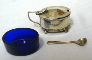 Hallmarked Silver - Mustard Pot with hinged lid & spoon - Bristol Blue Glass liner - R1 N/R!!!