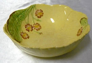 Carlton Ware - Large Salad Bowl in Raised Design - Nice Condition! Crazy R1 N/R!!!