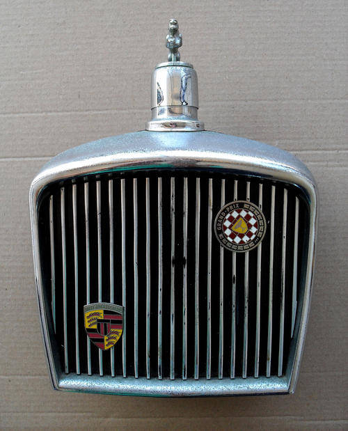 VINTAGE JAGUAR CHROME AND BAKELITE DECANTER (FREE POSTAGE)