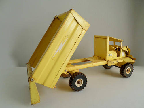 *HALF YEAR PRICE CUT* VINTAGE LARGE TIN TIP TRUCK (CASSPIR)(BUFFEL)(RATEL)(BORDER WAR)