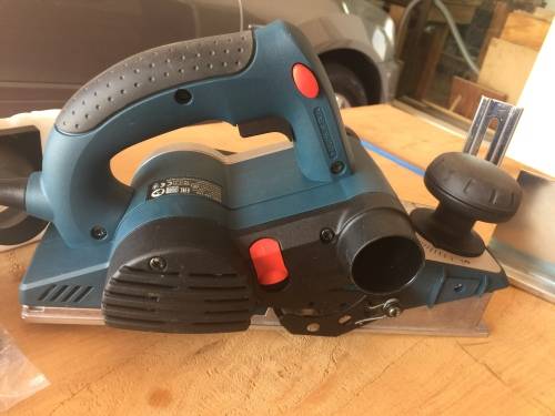 Bosch electric planer GHO 40-82c 850Watt. professional. Exceptional condition. In Metabox.