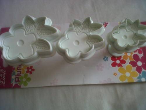 ***CRAZY SALE***Gumpaste / Fondant Plunger (one of many styles)