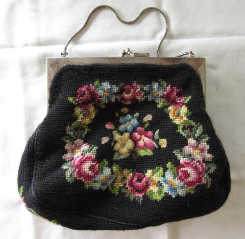 GORGEOUS VINTAGE BLACK FLORAL EMBROIDERED HANDBAG