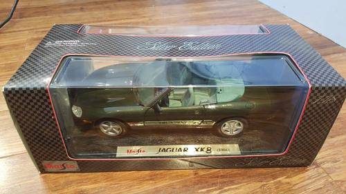 MAISTO 1:18 - 32836 JAGUAR XK8 CABRIOLET 1996
