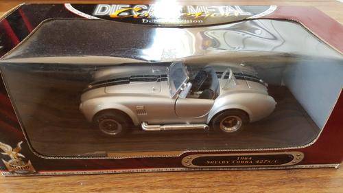 ROAD SIGNATURE 1:18 - 92058 DELUXE EDITION 1964 SHELBY COBRA 427S/C