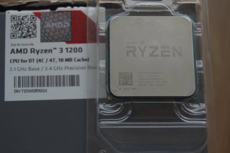 AMD RYZEN 3 1200 Processor with Wraith cooler
