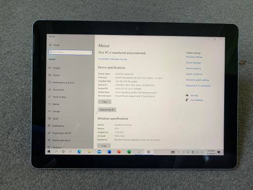Microsoft Surface GO 1 (2018) 64Gb/4Gb + Black Type Cover + Bamboo Pen + Sleeve