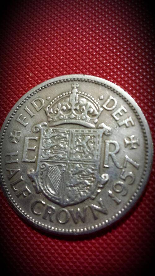 ALMOST UNCIRCULATED 1957 FID DEF HALF CROWN IN IMMACULATE CONDITION! GRATIA REGINA +
