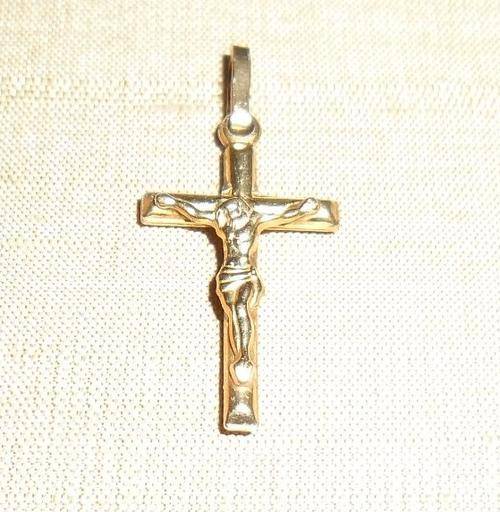 9 CT GOLD CRUCIFIX