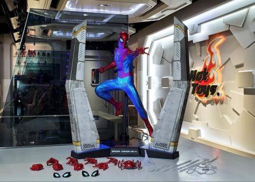 Hot Toys  VGM43  Marvels Spider-Man (Spider Armor MK IV) (New and Sealed)