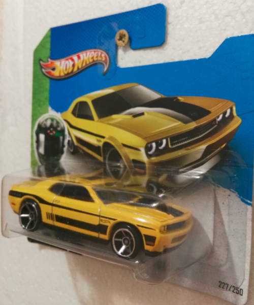 Hot Wheels '08 Dodge Challenger SRT8