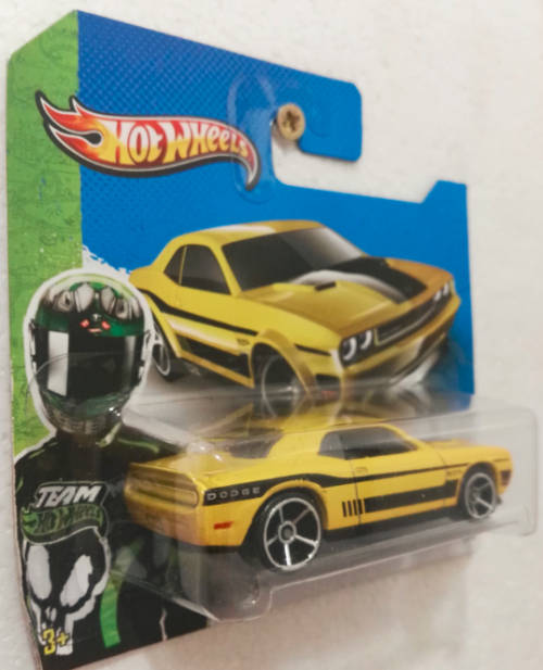 Hot Wheels '08 Dodge Challenger SRT8
