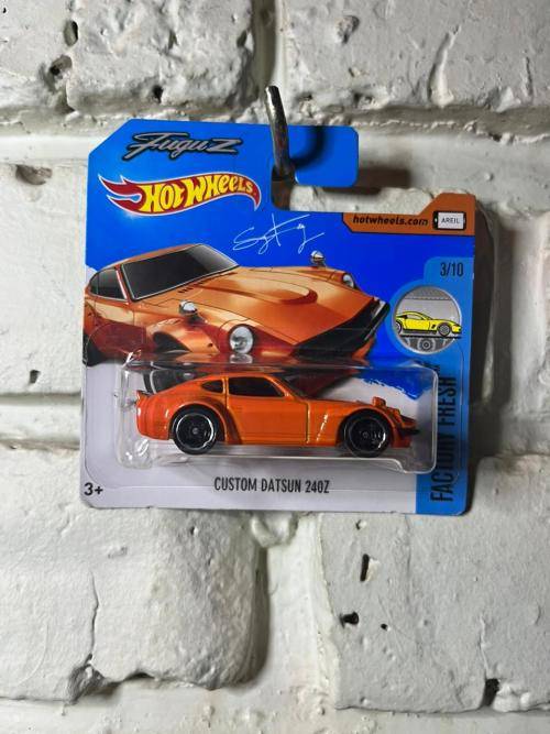 Hot Wheels 1/64 71 Datsun 240Z Orange