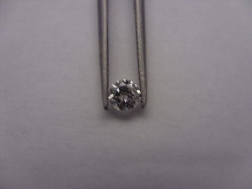 0.22cts round brilliant natural diamond. Colour G VS2 Certified