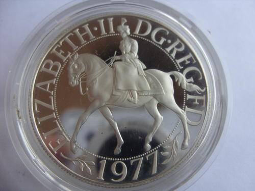 @ 1977 Queen Elizabeth II (Commemorative Coin) Silver Proof @