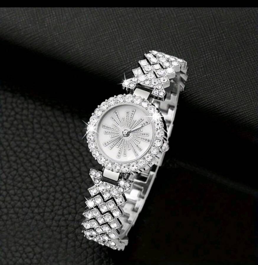 Wow amazing luxurious woman  5pcs  Diamond decor Quartz Watch set