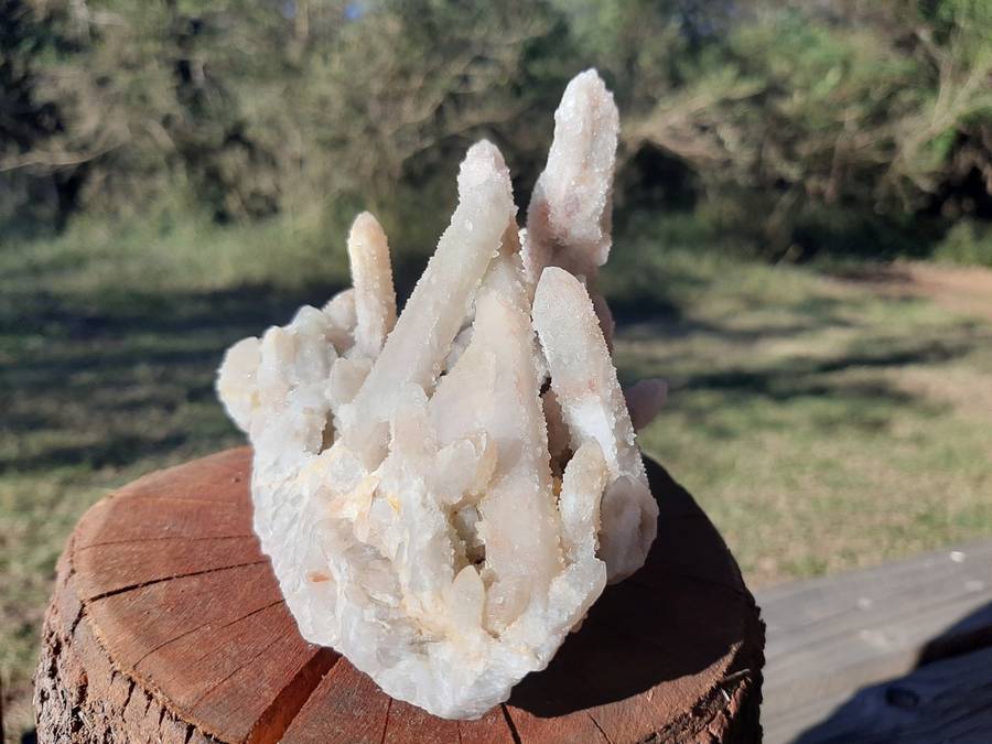 WHITE FAIRY QUARTZ CLUSTER ( SPIRIT QUARTZ)0.350grams