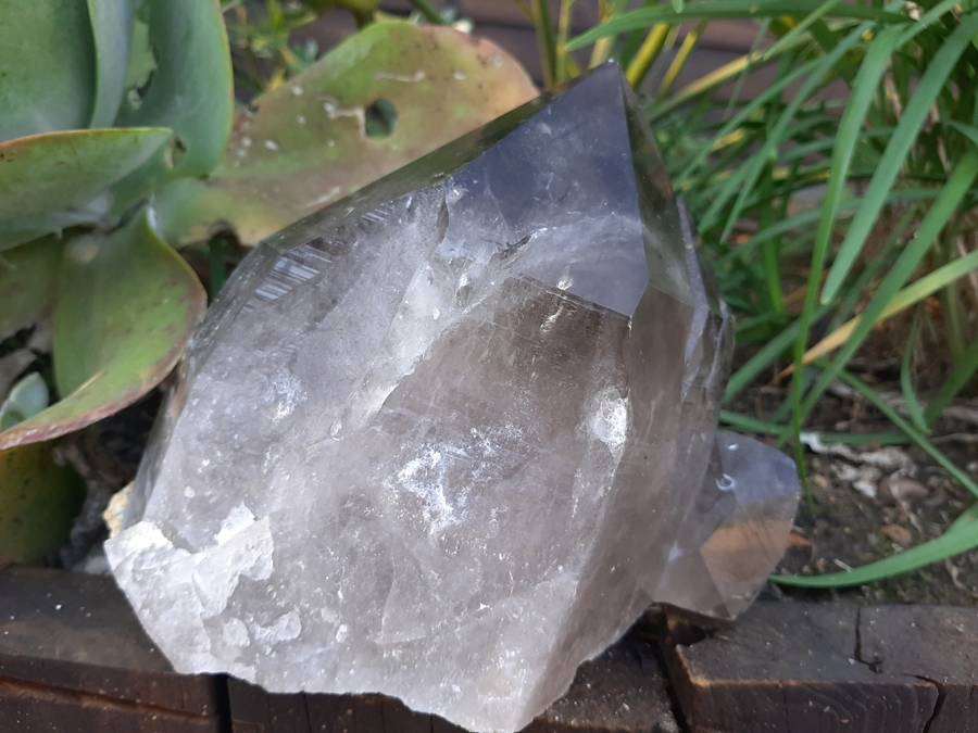 SMOKEY QUARTZ CRYSTAL  2.870kg