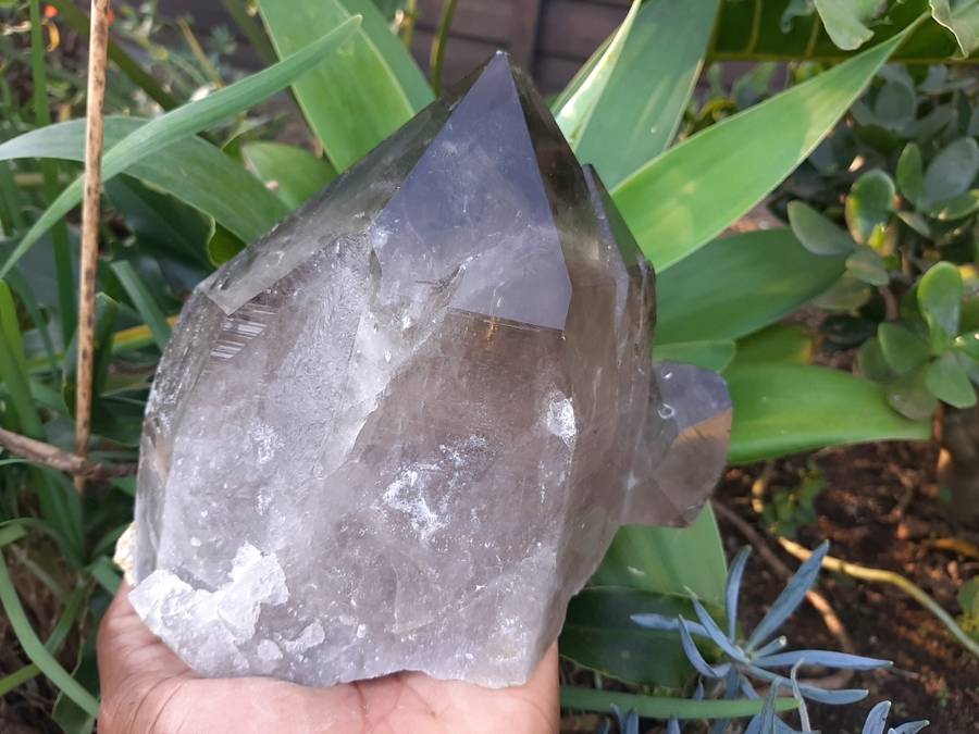 SMOKEY QUARTZ CRYSTAL  2.870kg