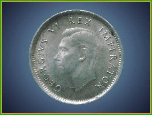 1942 SA Union 6 Pence (6d) # SANGS AU 53 - Cracked Die