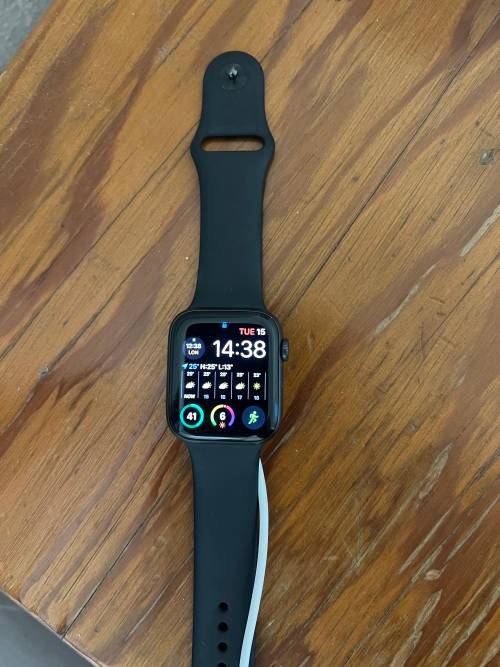 Apple Watch SE 44mm - (2020 edition)