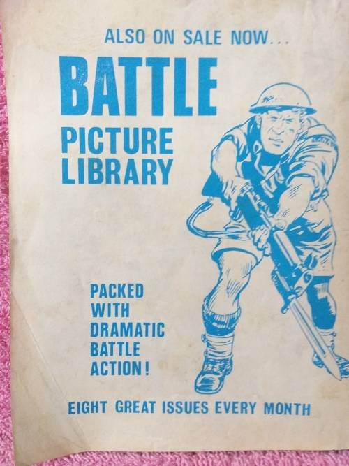 WAR PIC LIBRARY - BREAK FOR LIFE  NO 1904