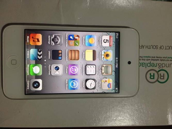 APPLE IPOD TOUCH 8GB WHITE, WIFI, BLUETOOTH, + 10 GAMES