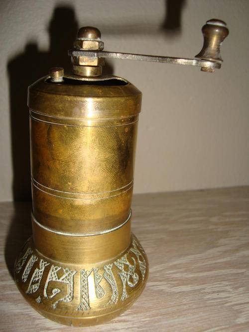 vintage ISLAMIC/ ARABIC /TURKISH solid brass PEPPER MILL GRINDER