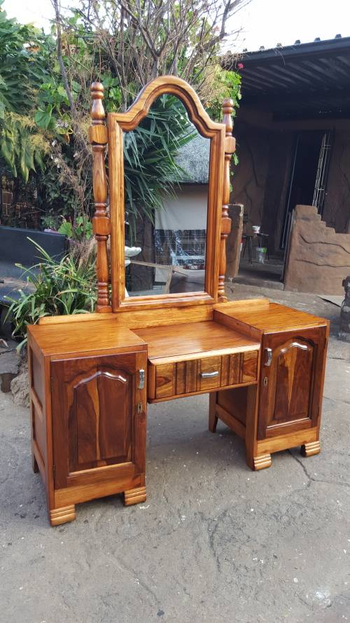 Beautiful vintage mix deco dressing table.