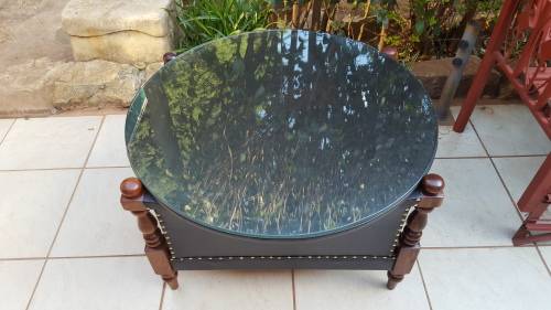 Beautiful round Retro coffee table.