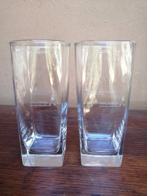 Large Johnnie Walker bottle and 2 glasses.