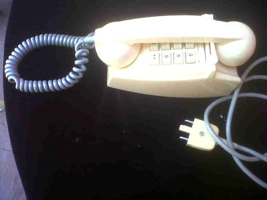 OLD PUSH BUTTON TELEPHONE