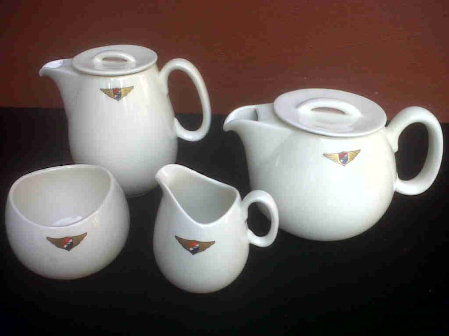 JERGENS CARAVAN CROCKERY