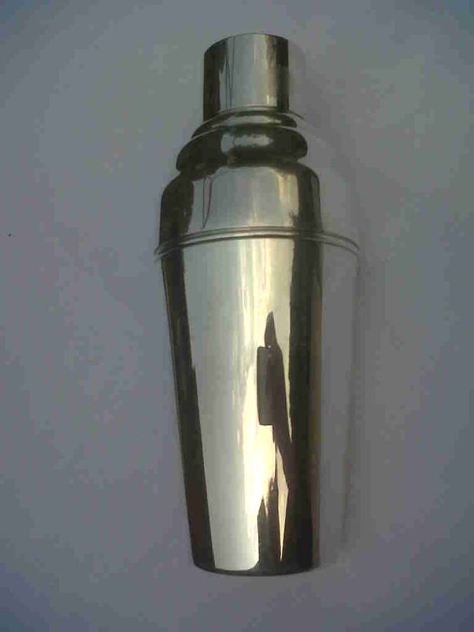 BEAUTIFUL STAINLESS STEEL COCKTAIL SHAKER