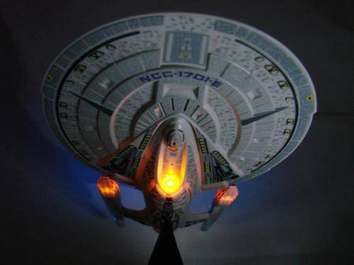 Diamond Select - Star Trek USS Enterprise NCC-1701-E Model and The Next Generation DVD Box set