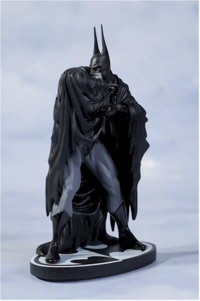 BATMAN BLACK AND WHITE STATUE - BY KELLY JONES - 1st FIRST EDITION