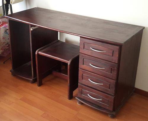 Pine Desk with Stool (Mahogany)
