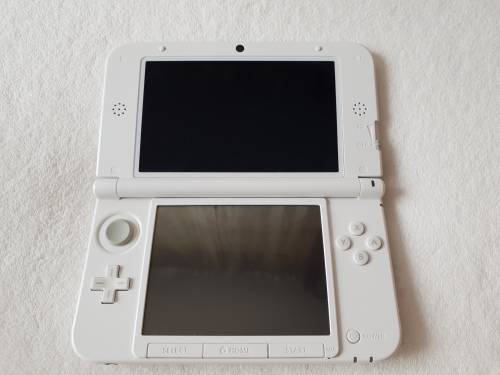 Nintendo 3DS Xl + 5 Games